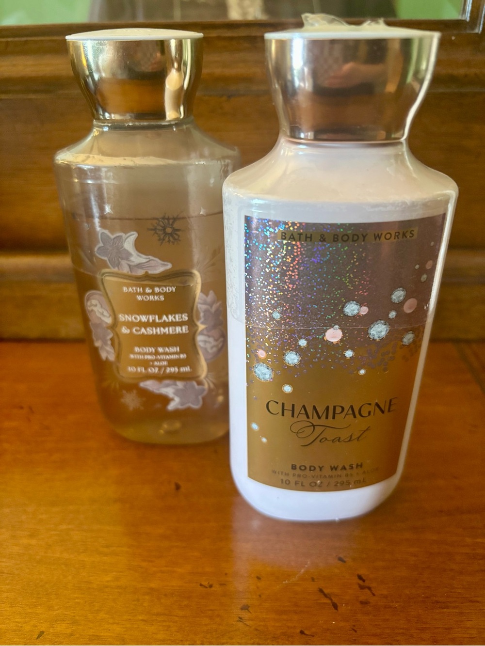 Bath & Body Works Champagne Toast Body Wash - Gold & White